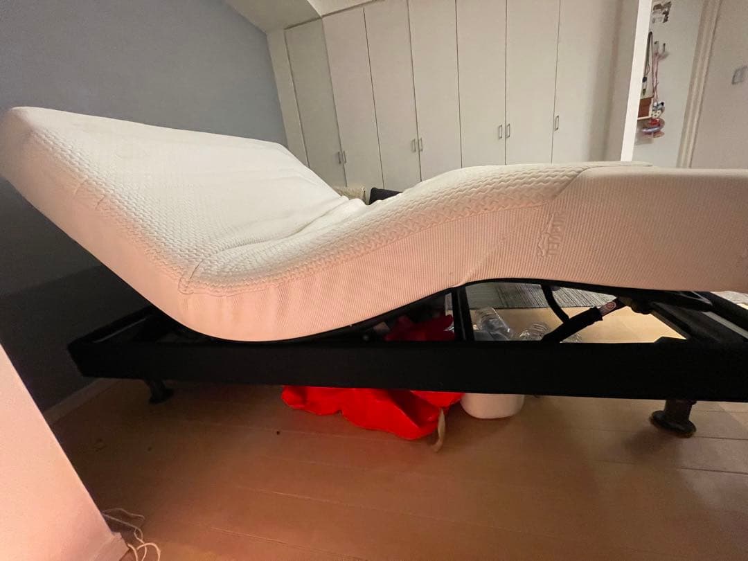 テンピュール ZERO-G電動リクライニングベッド　マットレスセット