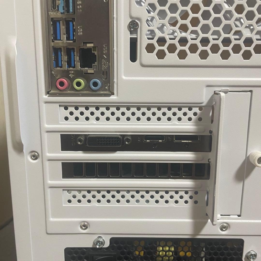 高性能白ゲーミングPC GTX1660Super(RTX3060並) SSD搭載