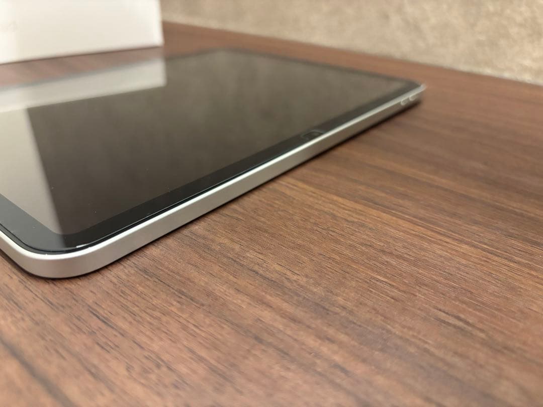 超美品　アップル　iPad 第10世代　64GB シルバー　Wifiモデル