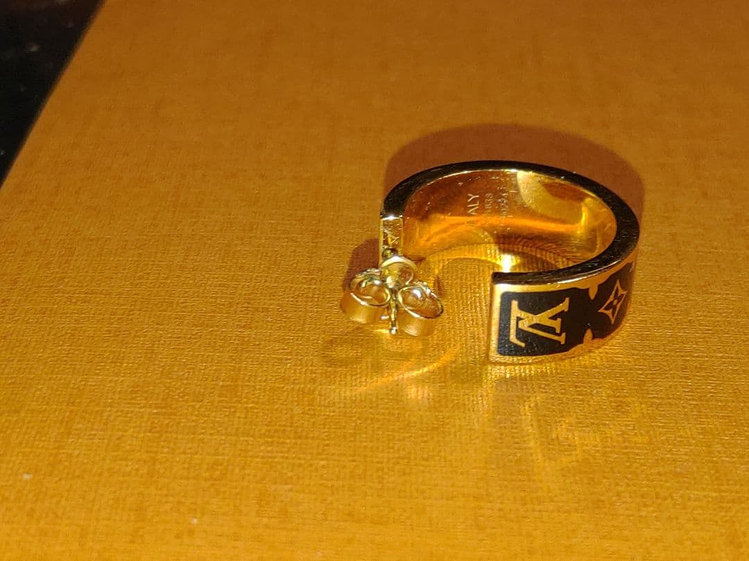 人気モデル Louis vuitton ピアス・ナノグラム エナメル 片耳