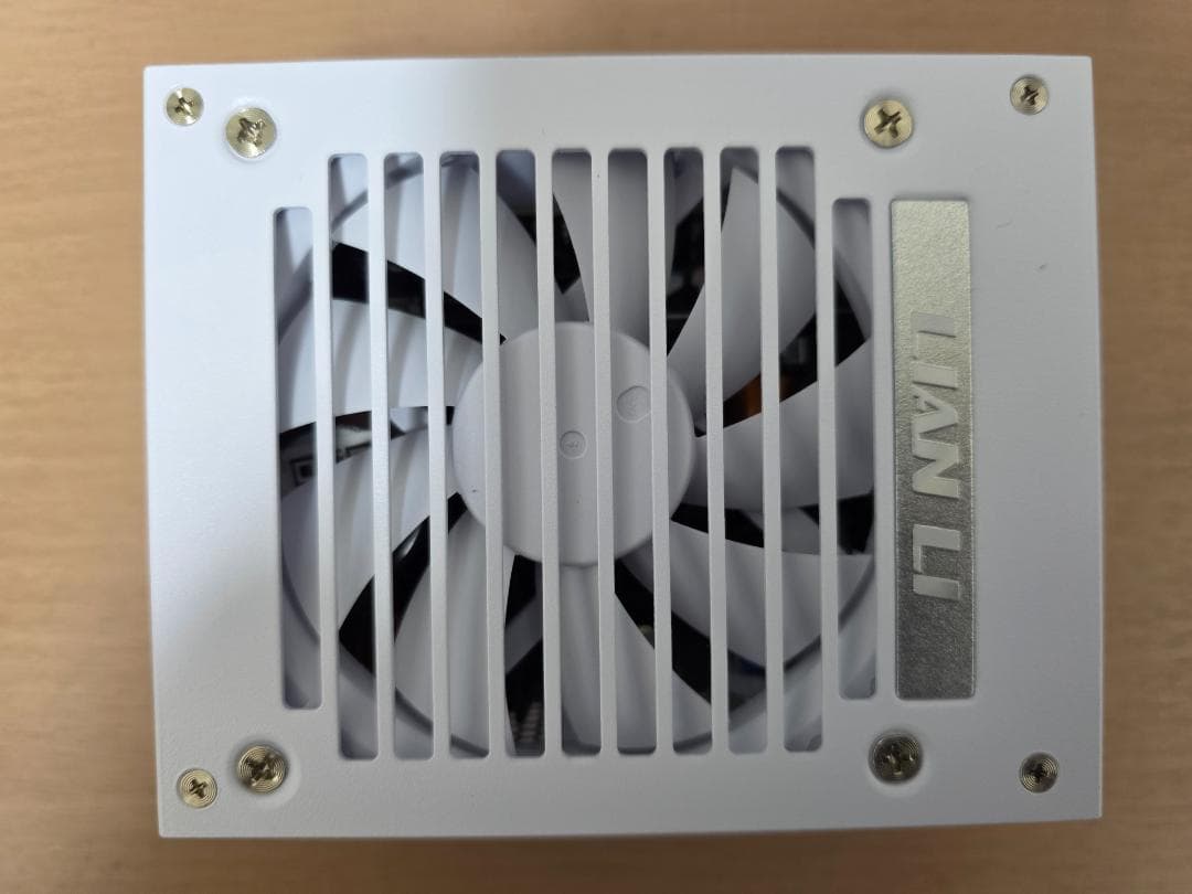 Lian Li SP750 750W SFX電源ユニット