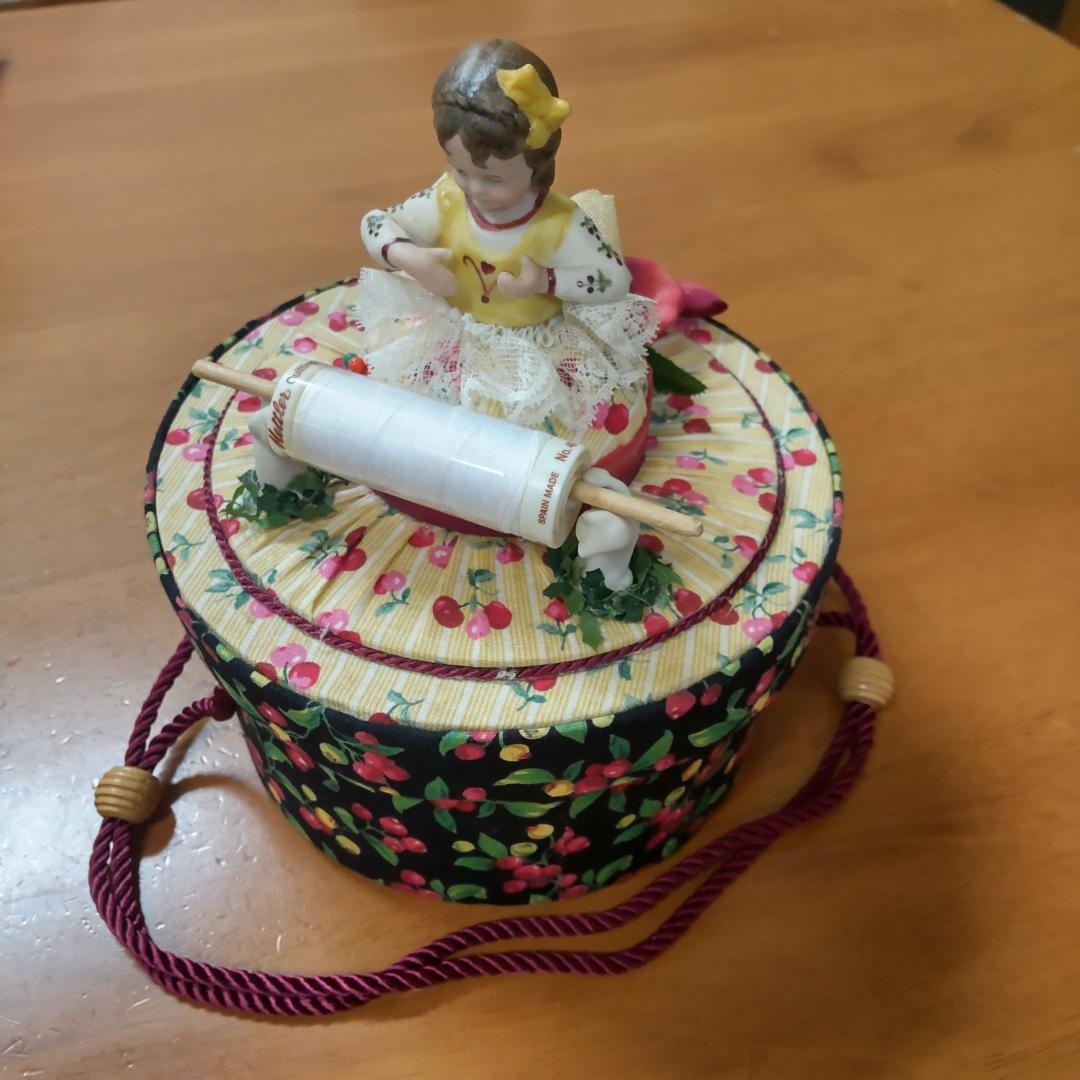 ソーイングボックス　カルトナージュ　ハーフドール