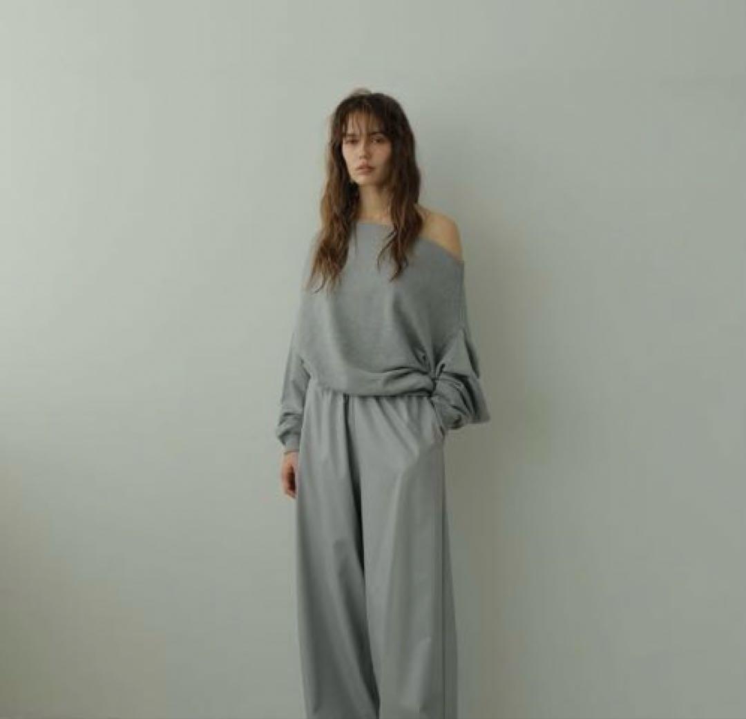 ETRÉ TOKYOデザインネックスウェットプルオーバー 新品未使用品