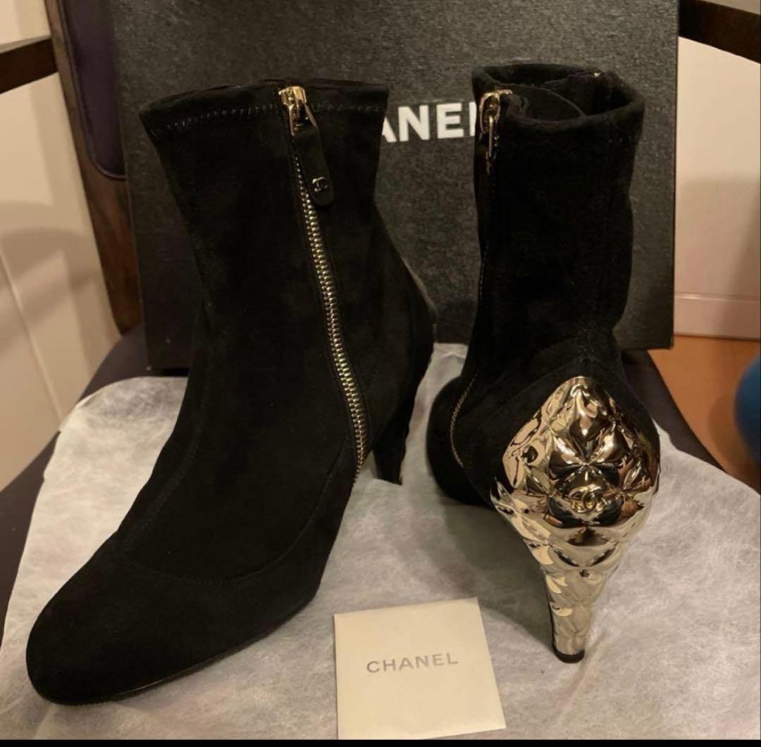 CHANEL ブラック スエード ブーティ