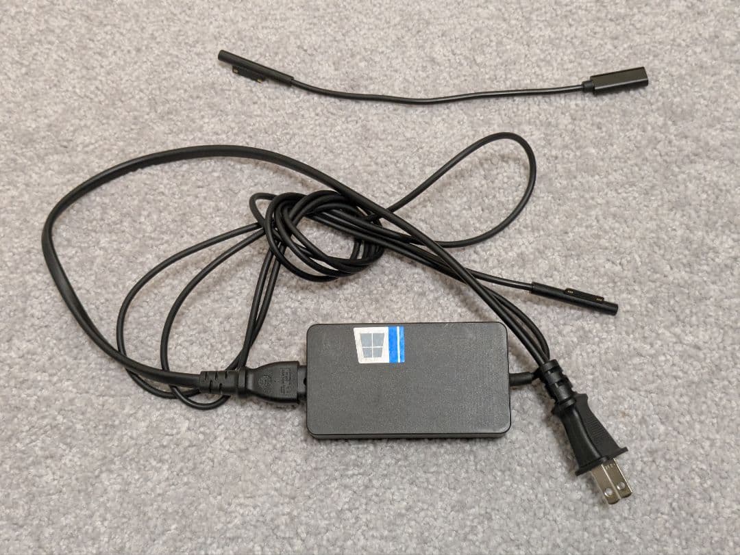 Surface Pro 6/i5/256GB/8GB　キーボードカバー付き