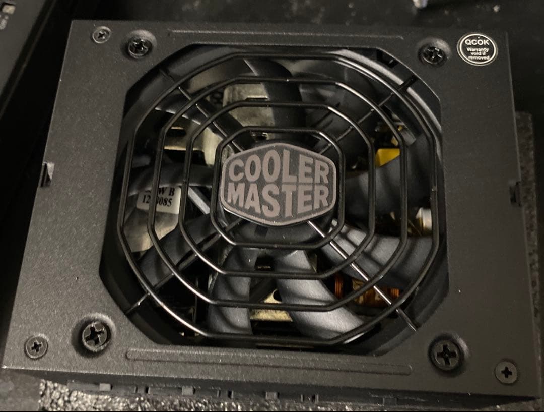 電源ユニット cooler master V850