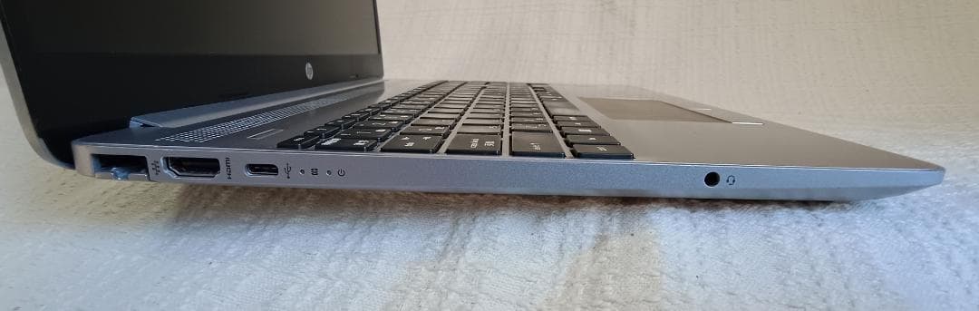 HP 250 G8 第11世代corei5搭載