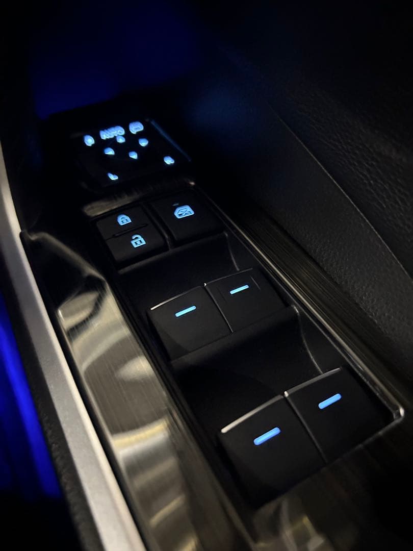 トヨタ純正 イルミ付き　パワーウインドスイッチ　ミラースイッチ　RAV4 ヤリス