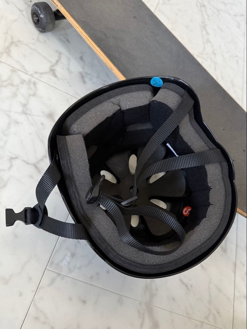 最終値下げ‼️スケートボード4点セット（ヘルメット、プロテクター、バックパック付）