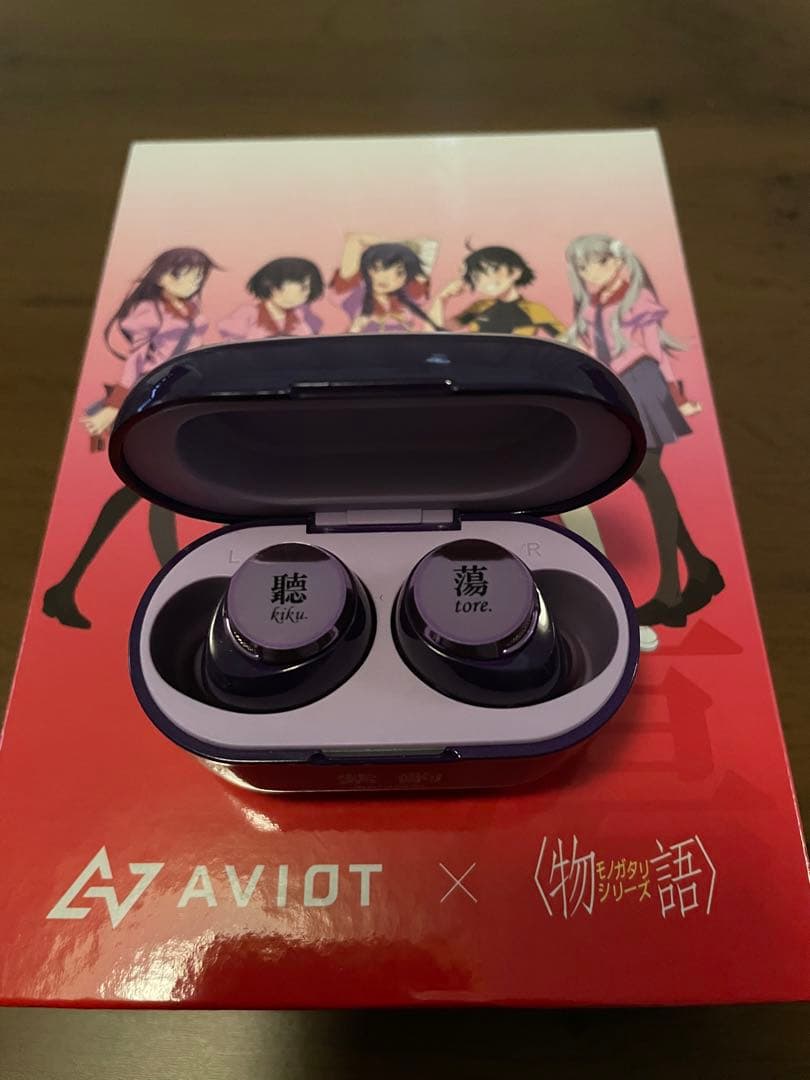 AVIOT 物語シリーズコラボ　ワイヤレスイヤホン