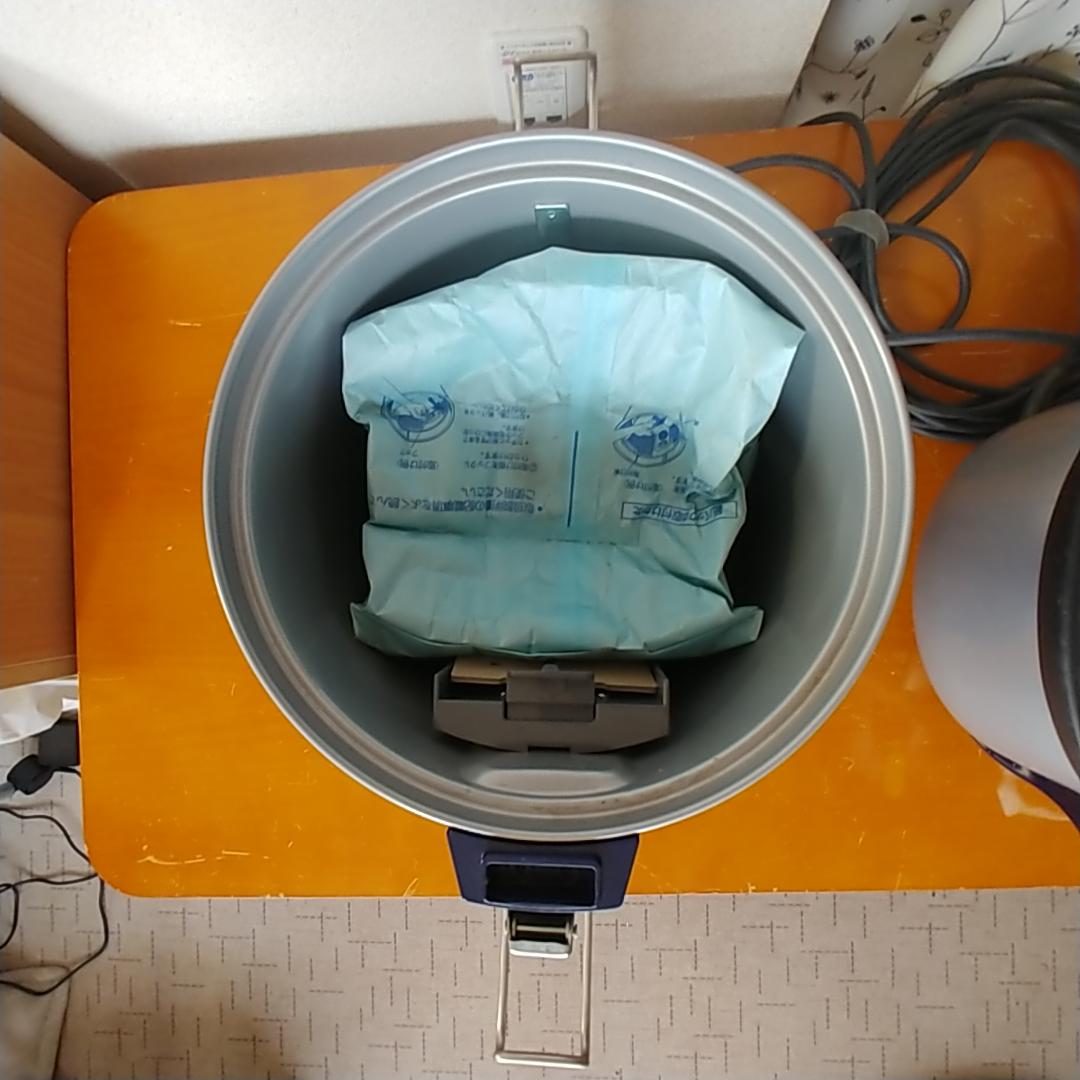 【18】パナソニック 業務用掃除機 380W MC-G3000P