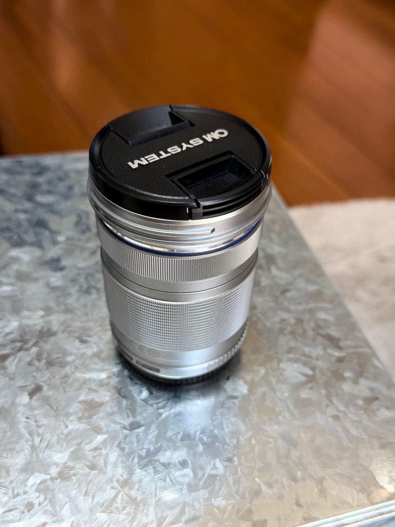 OLYMPUS PEN E-P7 本体 + ED 14-42mm＋望遠レンズ付き