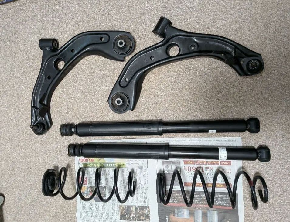 ホンダ　Nbox カスタム JF3　サスペンション前後セット