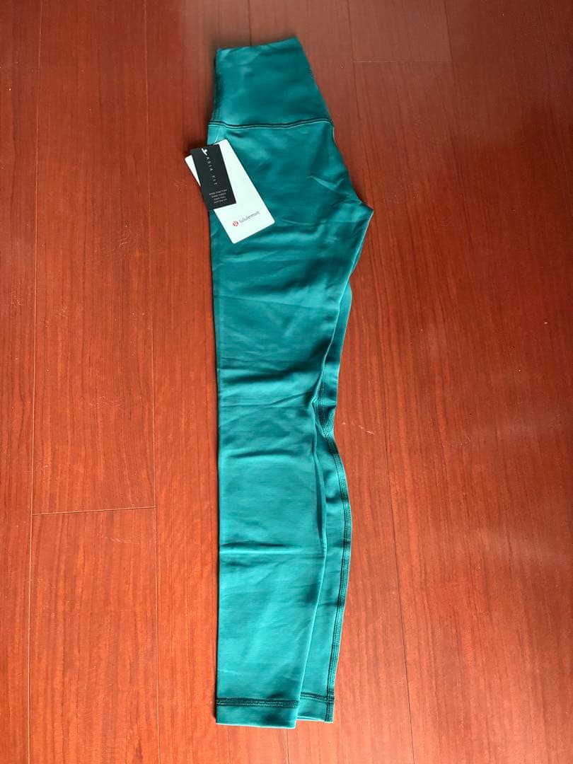 ルルレモン　フリース　グリーン ハイウエストレギンス 新品タグ付き