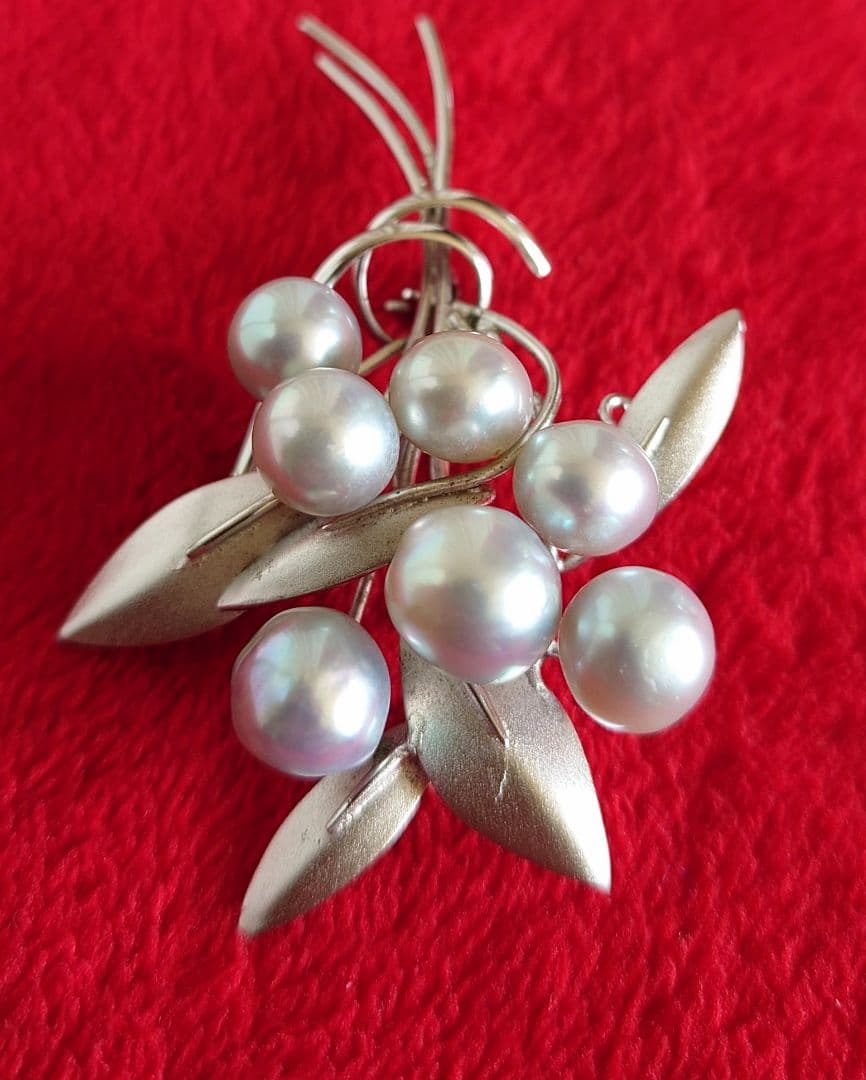 シルバー製ブローチ 南洋パール 9mm 銀細工 アールヌーボー植物モチーフ D6