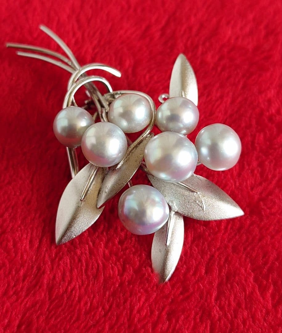 シルバー製ブローチ 南洋パール 9mm 銀細工 アールヌーボー植物モチーフ D6
