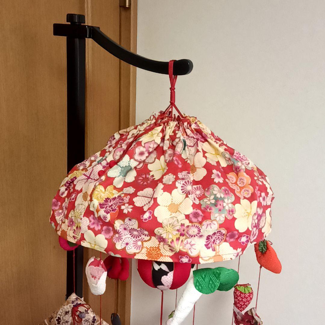つるし雛　雛祭り飾り 赤色の花柄傘型