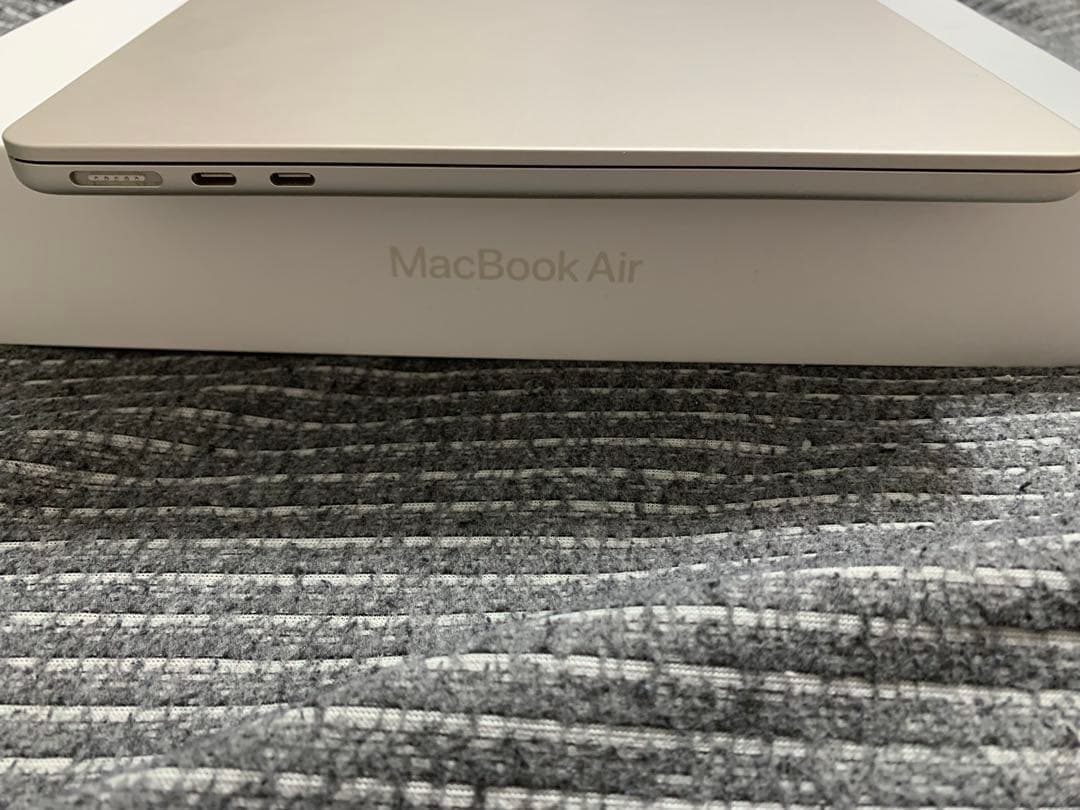 M2 MacBook Air 13.6インチ 16GB 256GB スターライト