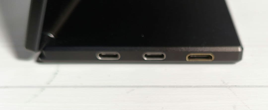 モバイルディスプレイ　MISEDI 4K 15.6インチ