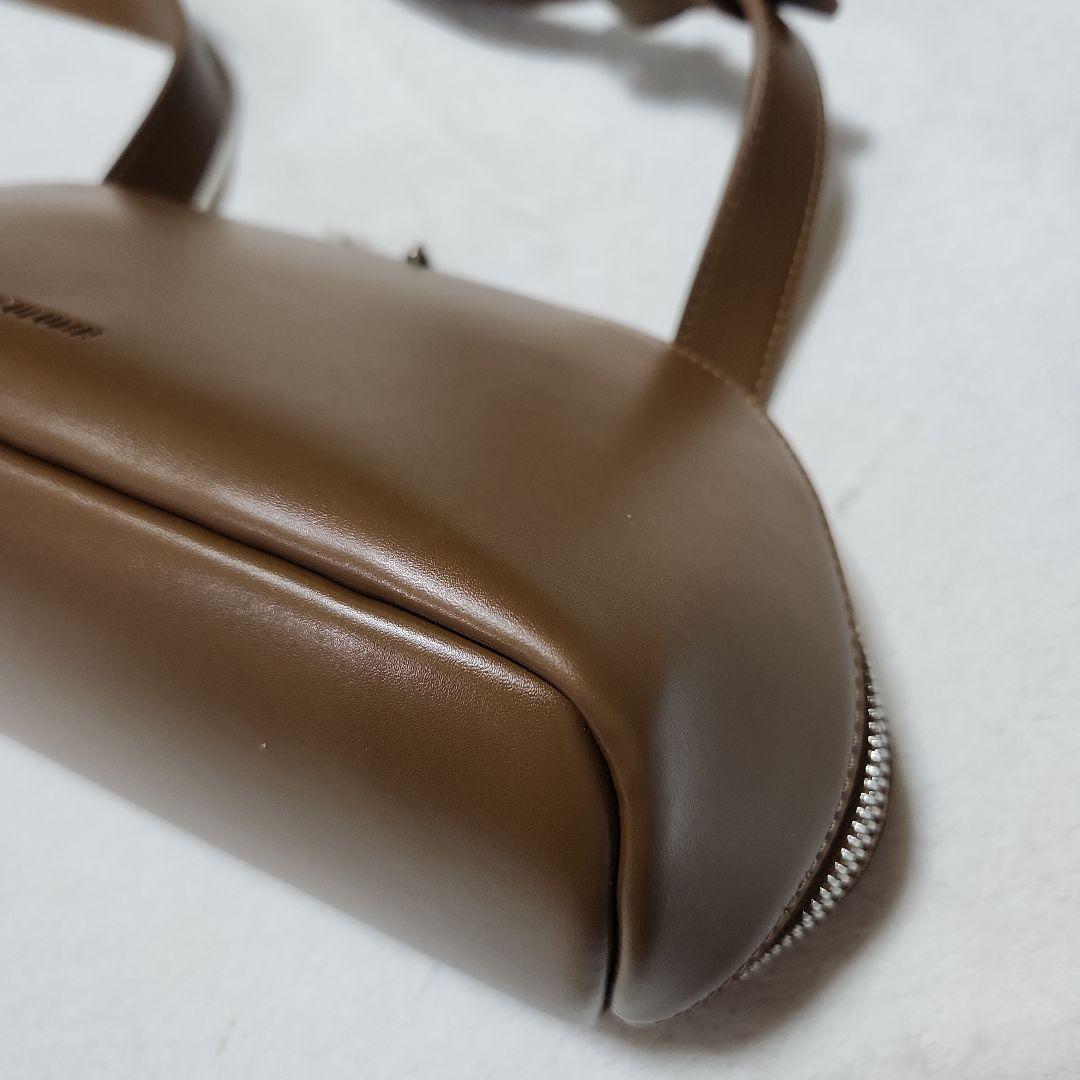 Sです(*^^*)アドカラム　ボディバッグ　ショルダーバッグ　ブラウン系