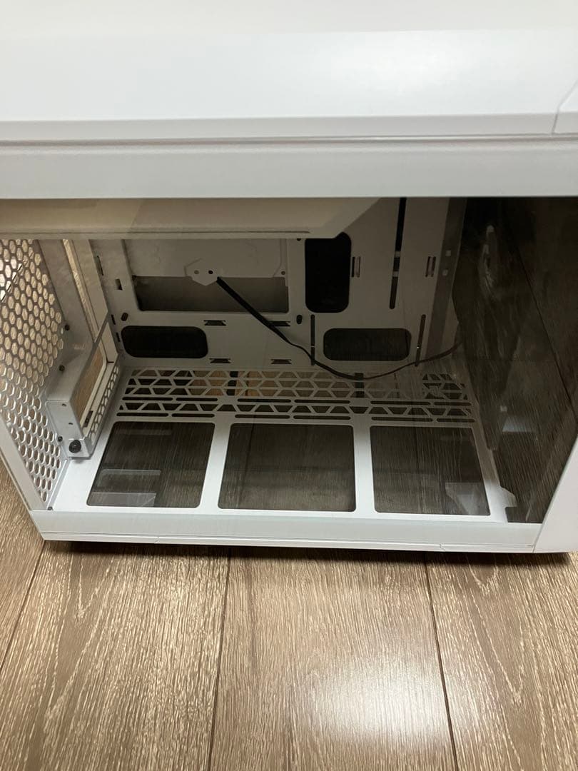 フラクタルデザイン　トレントナノ