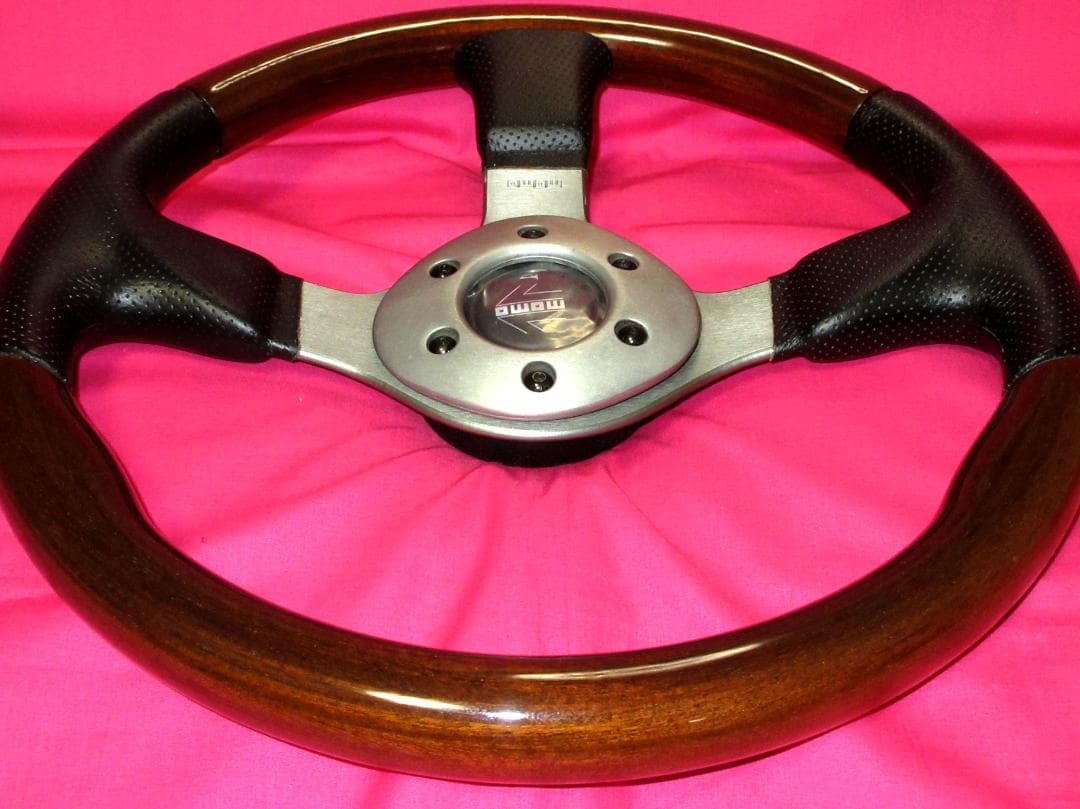 6260 正規品！MOMO FIGHTER モモ ファイター 35Φ