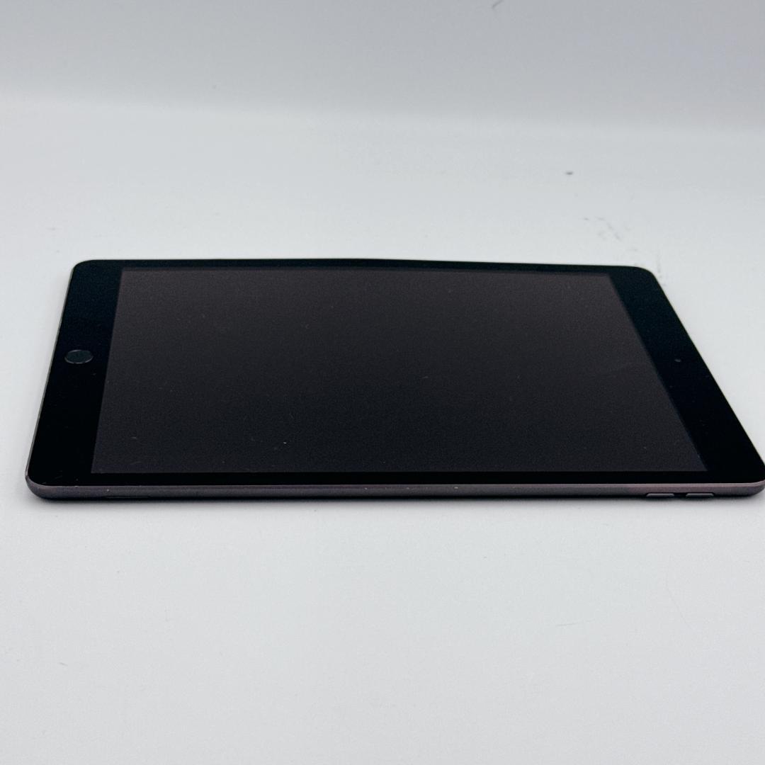 【良品】iPad (第7世代) 32GB Wi-Fi+Cellula