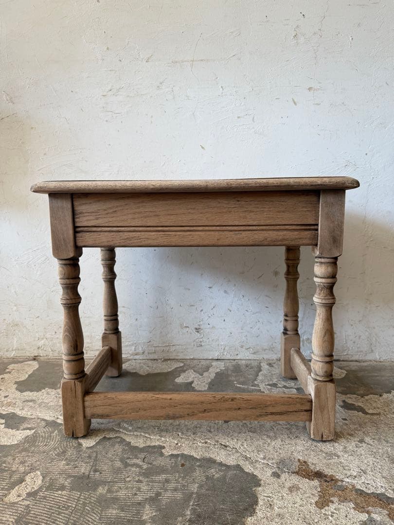 ビンテージ　サイドテーブル ベッドサイドテーブル　大