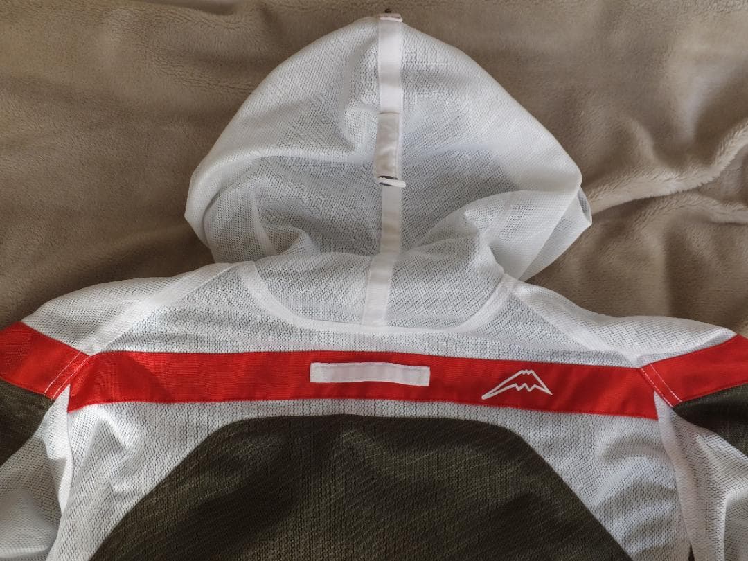 クシタニ　フルメッシュパーカー