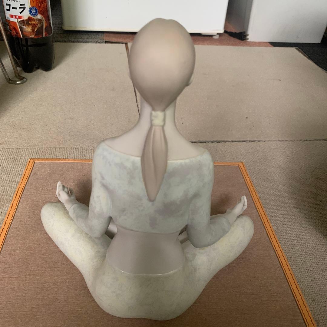 超レア　リヤドロ　ヨガ置物