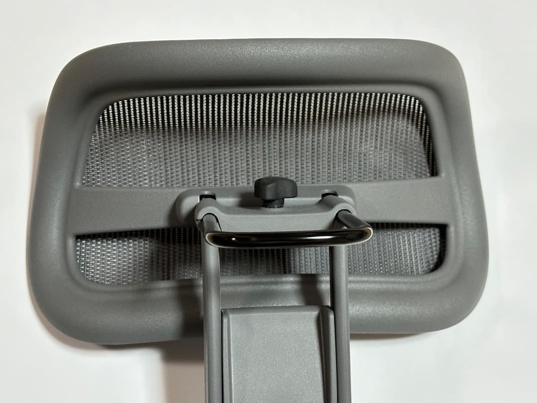 アーロンチェアリマスタード用 atlus製ヘッドレスト カーボンカラー