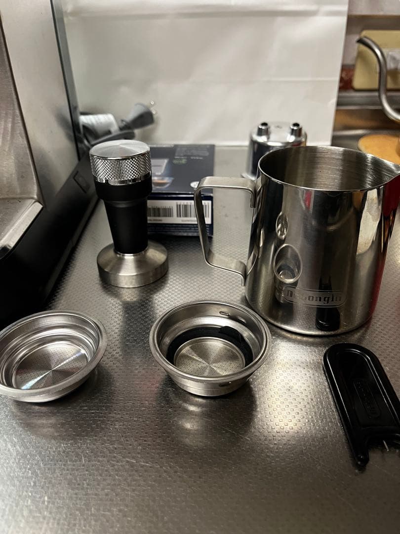 De'Longhi エスプレッソメーカー デディカ アルテ EC885J-M