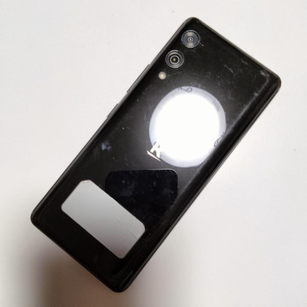 【Rakuten Hand 5G 128GB SIMフリー 画面に薄い細傷あり】