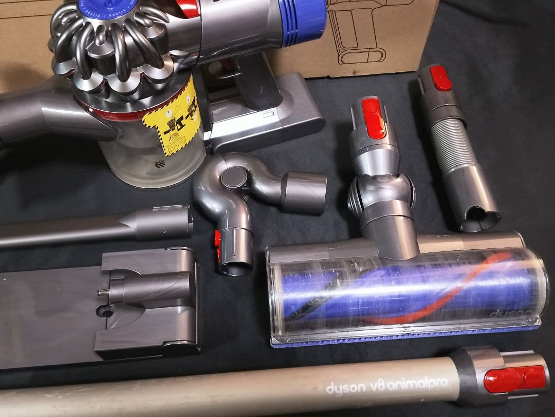 ★美品 Dyson ダイソン V8 fluffy+ SV10 掃除機 サイクロン