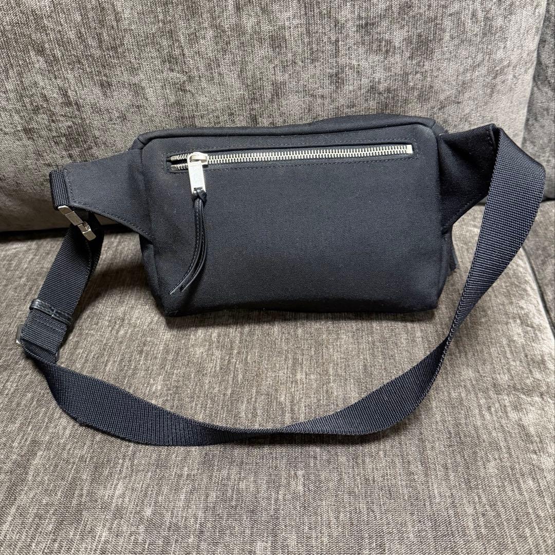 イクイノックス！最終値下げ！【美品】サンローラン　ボディ・ショルダーバッグ