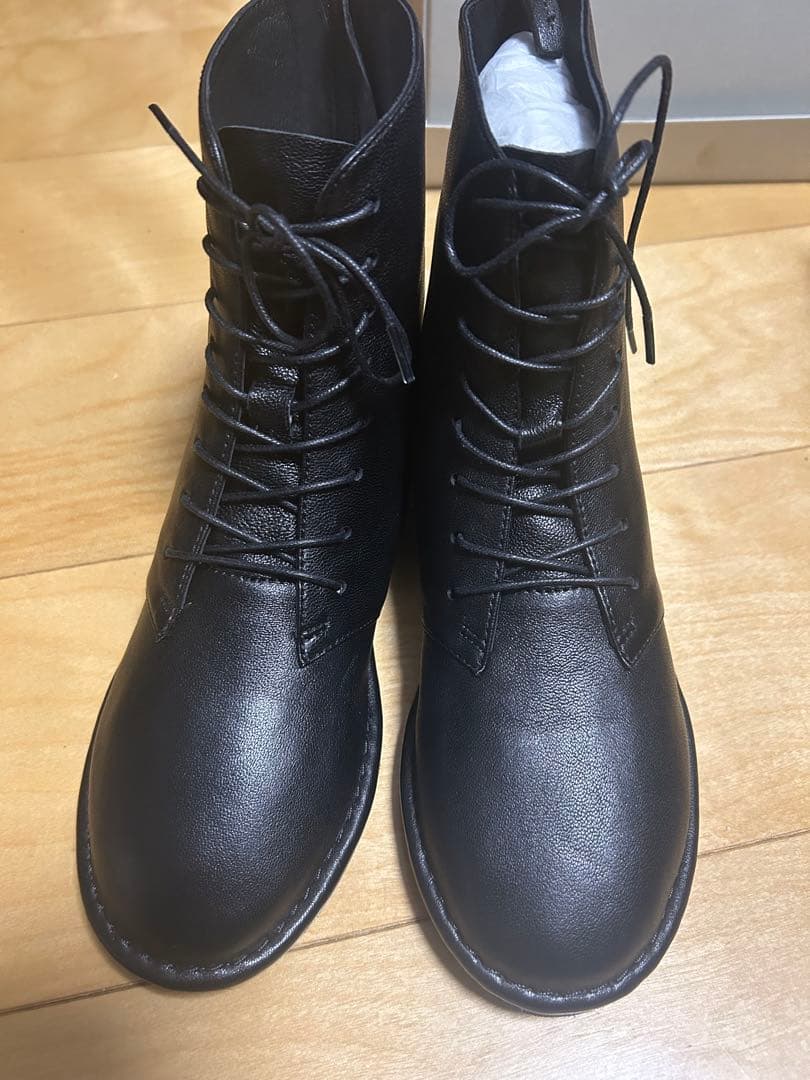 (未使用)ヨーガンレール 本革レースアップブーツ　ブラック23センチ