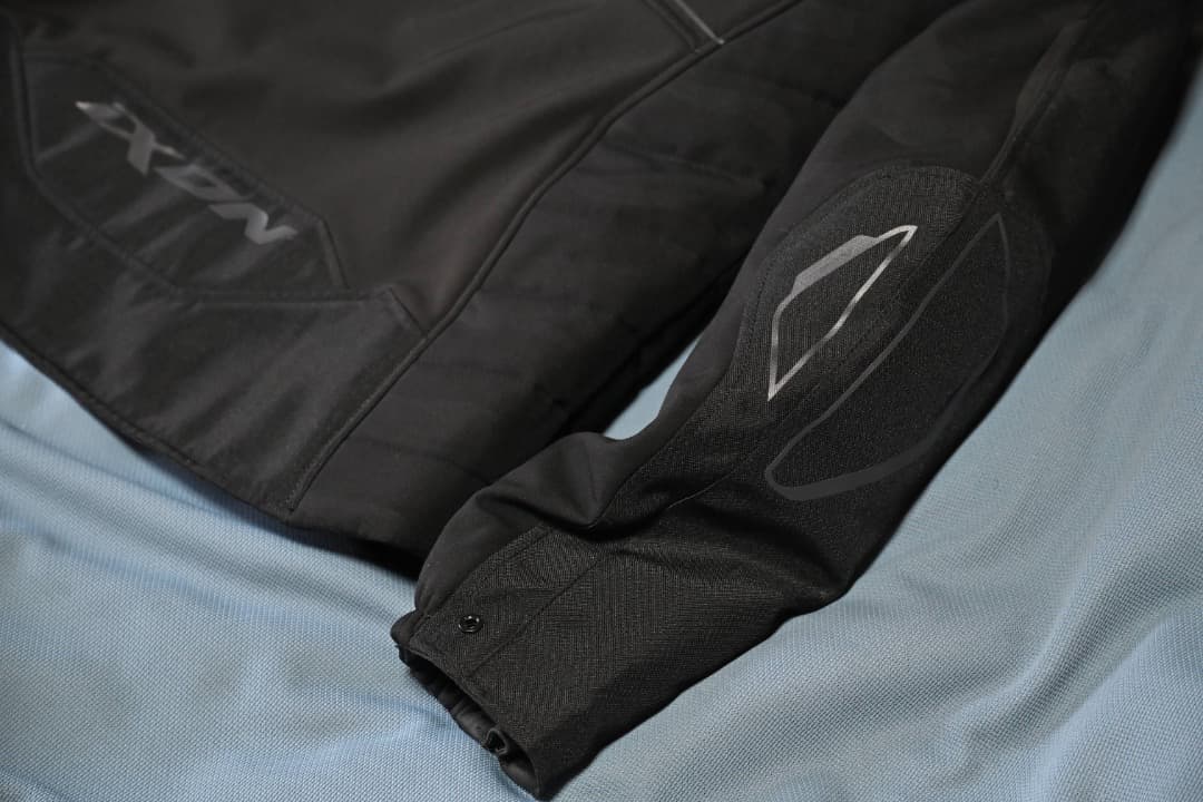 ＩＸＯＮ　イクソン　ＣＥＬＬ　Ａ　アジアＸＬサイズ