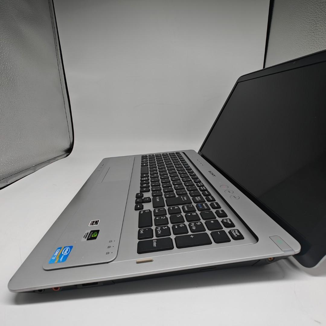 【VAIO】高性能i7 SSD256GB 8GB シルバー 大型ノートPC