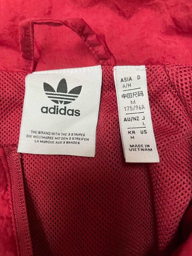 adidas バイエルン　トラックジャケット　ナイロンジャケット　赤　刺繍