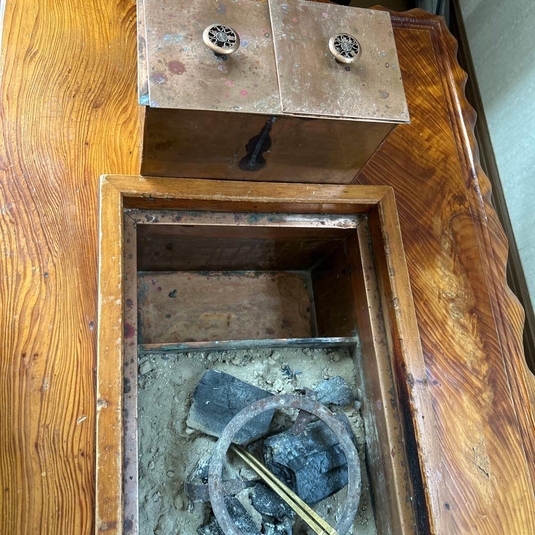 屋久杉（保証書無し）⁈囲炉裏、長火鉢、酒の燗2、職人技木の組込み！