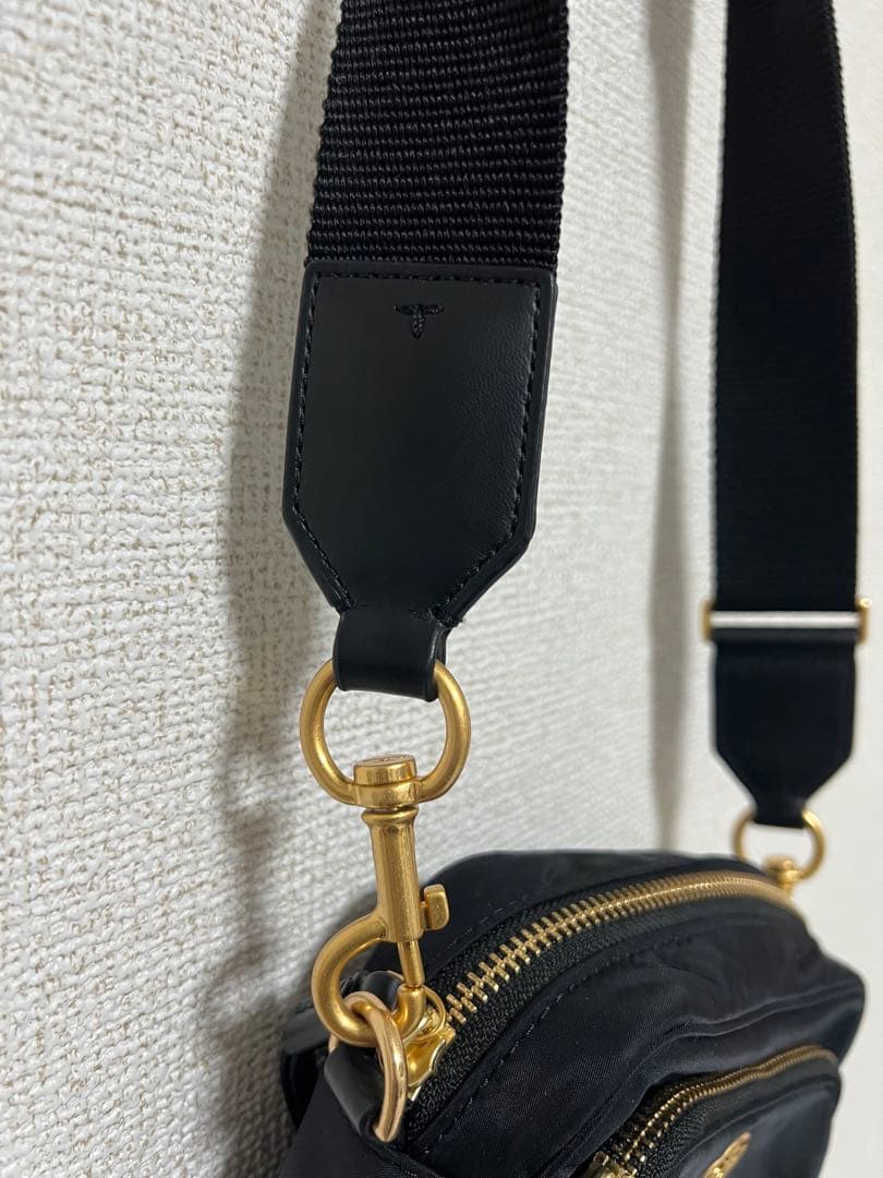 売り切り価格！未使用 トリーバーチ ToryBurchナイロン ボディバッグ