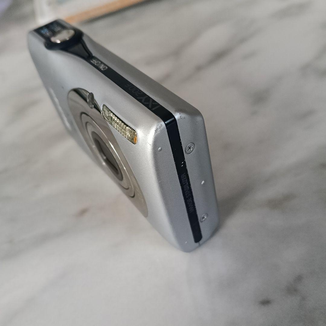 Canon コンパクトデジタルカメラ IXY 200F