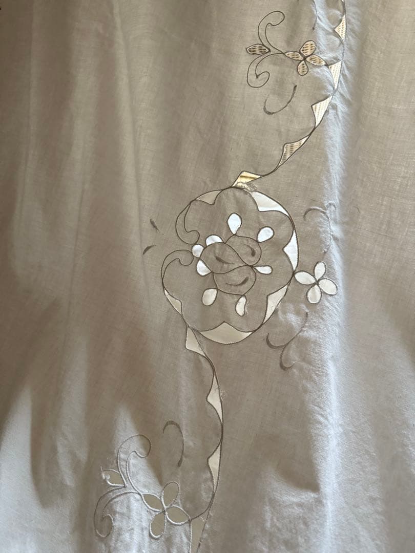 SALE❣️フランスアンティークஐ⋆*花柄刺繍の大判ベッドカバー⋆