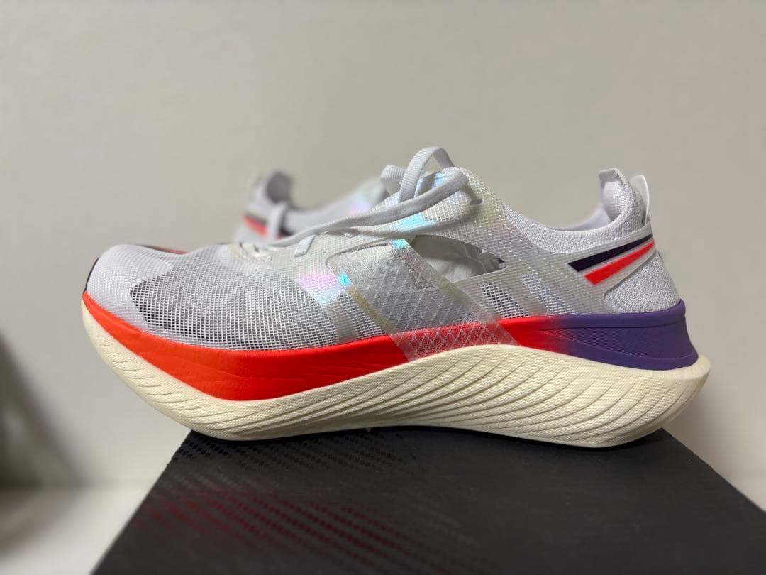 未使用品！　サッカニー　saucony エンドルフィンエリート 28.0㎝