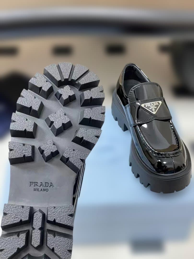 PRADA ブラックローファー 37