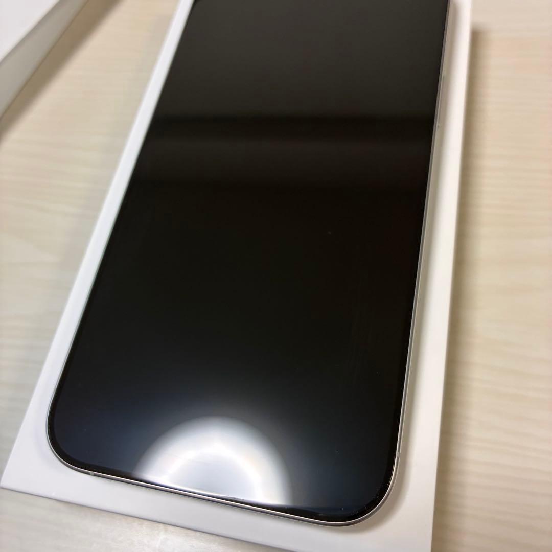 iPhone16ProMax256ホワイトバッテリー100新品フィルム他おまけ付