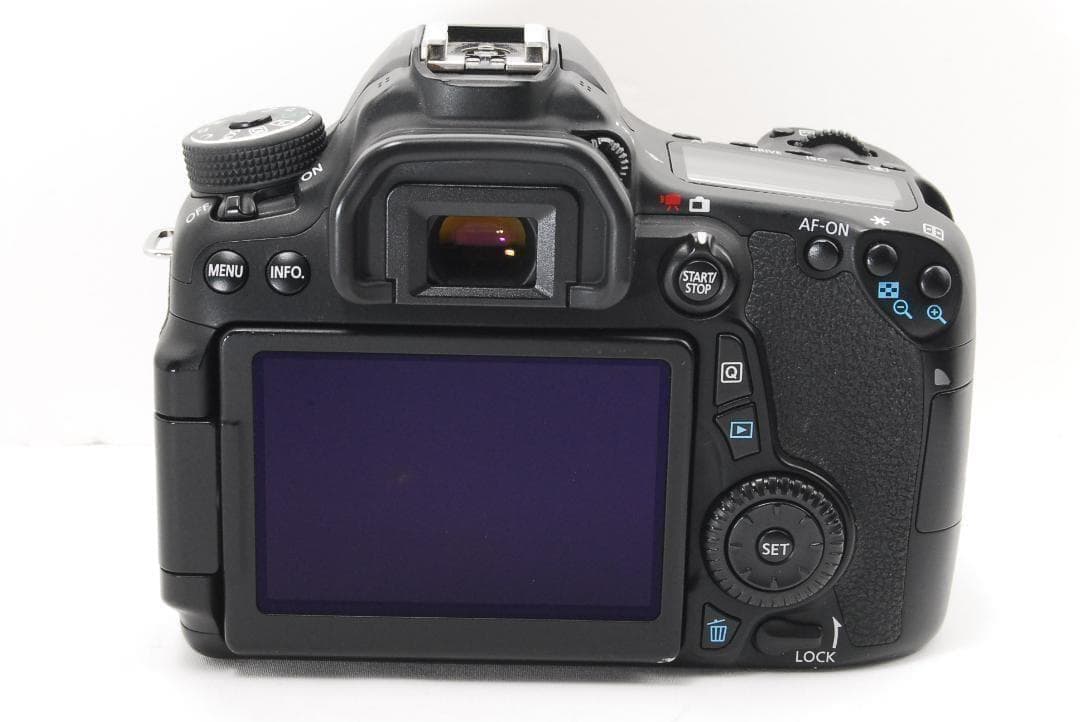 Canon EOS 70D ダブルレンズセットで遠くの撮影も！Wi-Fi機能搭載