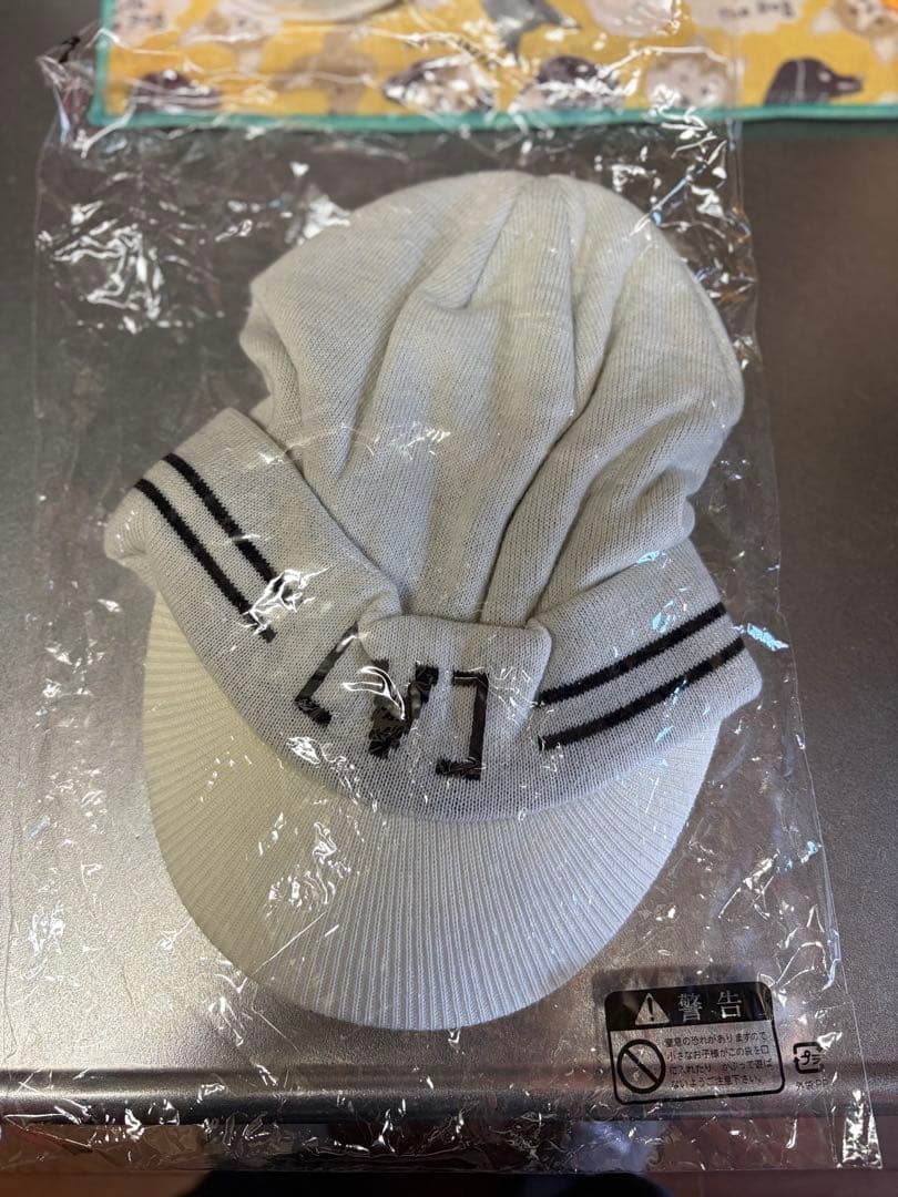 新品タグ付】V12 LUX ゴルフ オスロキャップ ホワイト フリーサイズ