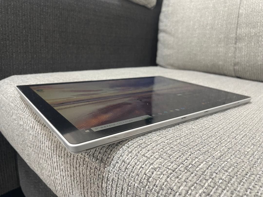 [美品]Microsoft Surface Pro 4（i5-第6世代）