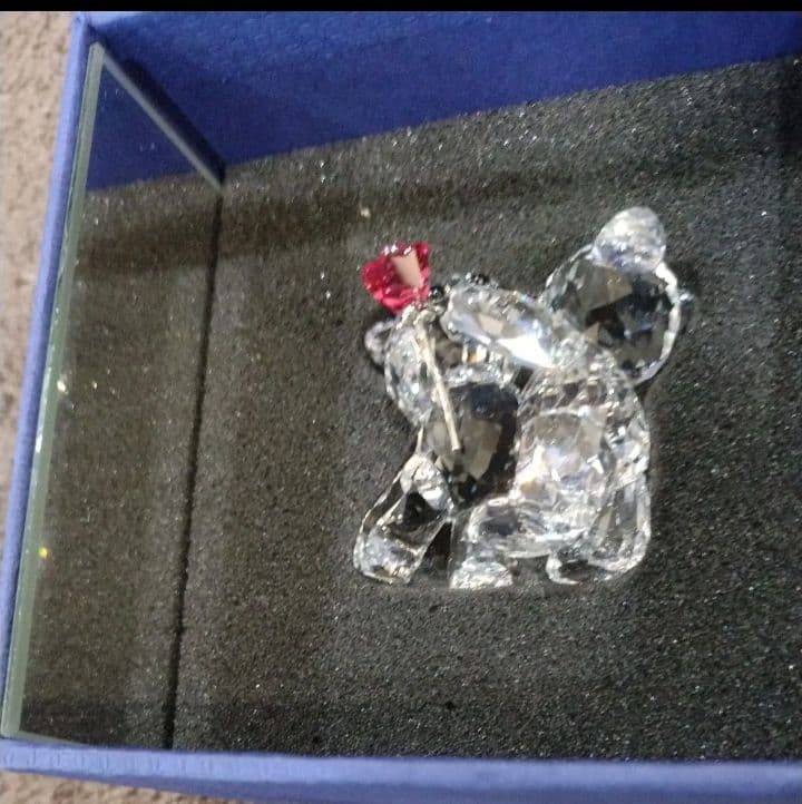 スワロフスキー　クリスベア　バラ